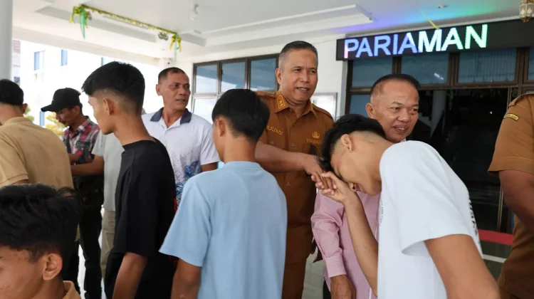 Wawako Pariaman Lepas Empat Belas Atlet Voli U-19 Kejurprov
