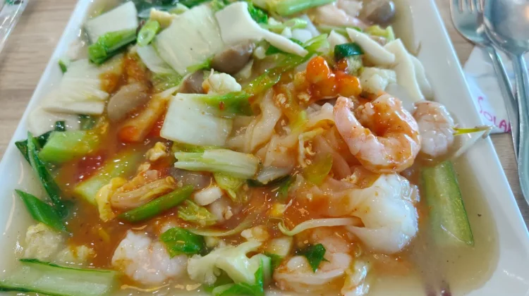 Nikmati Kwetiau Siram Seafood dengan Cita Rasa Premium