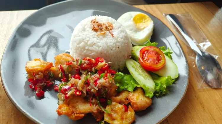 Ayam Sambal Matah, Perpaduan Gurih dan Pedas Sega