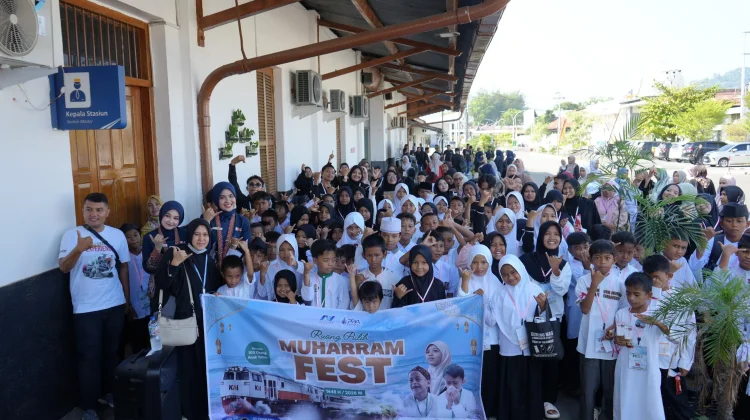 Naik Kereta hingga Santunan Warnai Muharam Fest KAI Sumbar