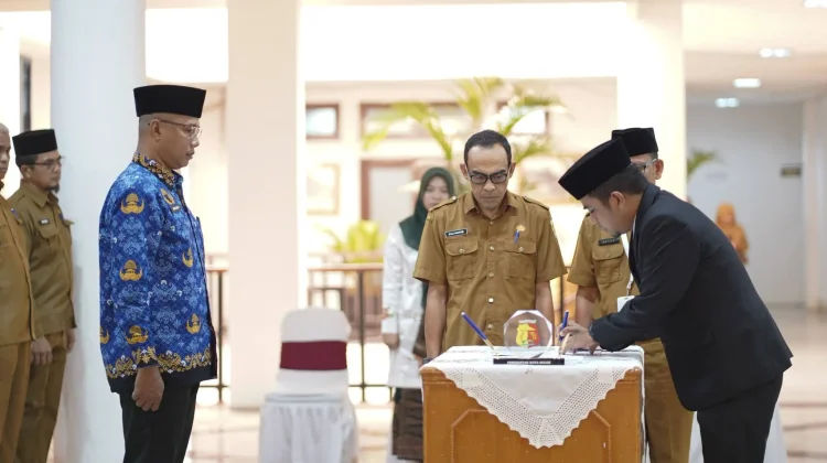 Wali Kota Solok Lantik Ricky Carnova Pimpin Dinas Perdagangan