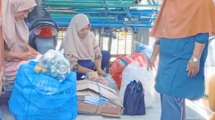 Minat Masyarakat Padang Barat dan Bungtekab Menabung Sampah Masih Rendah