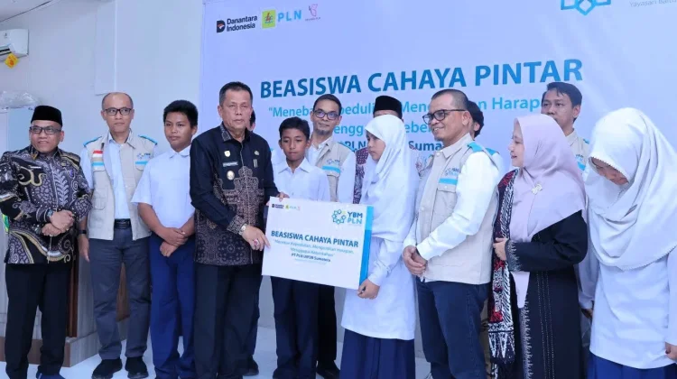 Yayasan Baitul Maal PLN Salurkan Beasiswa kepada 88 Siswa di Payakumbuh