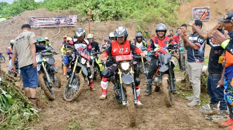 Trabas Extreme Gunung Silayang Meriahkan Hari Jadi ke-33 Lubuk Basung