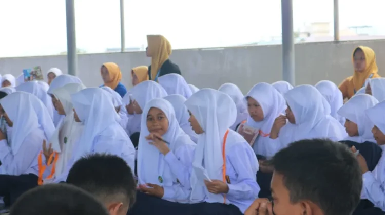 SMPN 2 Padang Kenalkan Budaya Sekolah Ramah kepada Siswa Baru