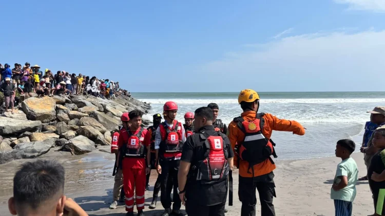 Remaja 14 Tahun Diduga Terseret Ombak di Pantai Muaro Putuih Agam