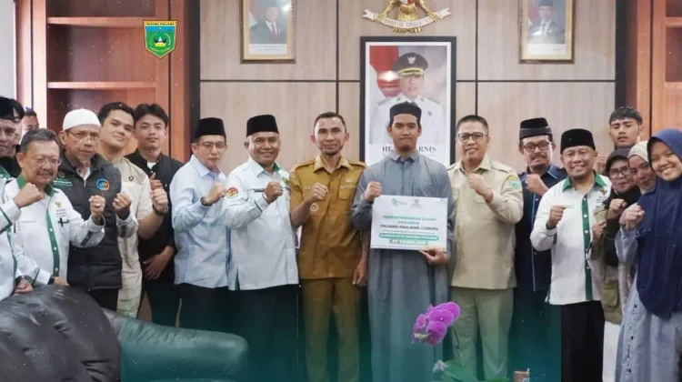 Baznas  Padang Panjang  Salurkan Bantuan Beasiswa Tujuan Timur Tengah