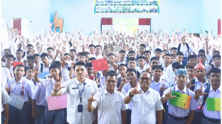 Diskominfo Sijunjung Edukasi Siswa Baru Cegah Kecanduan Game Online