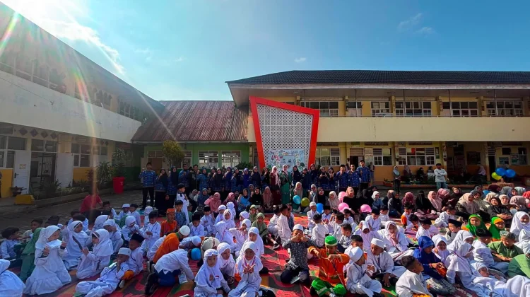 Orang Tua Berperan Bangun Rasa Percaya Diri Anak saat MPLS