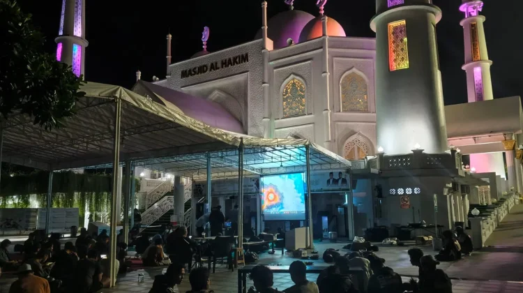 Masjid Al Hakim Padukan Itikaf dan Nobar Final Piala Dunia