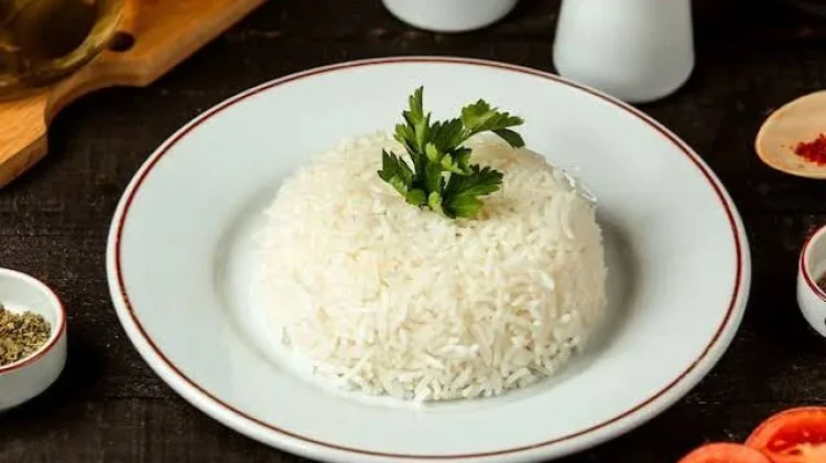 Mengapa Nasi Tetap Menjadi Makanan Favorit Masyarakat Indonesia?