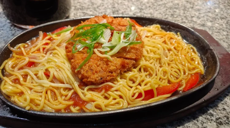 Nikmatnya Mi Hotplate, Sajian Panas Favorit Pecinta Kuliner