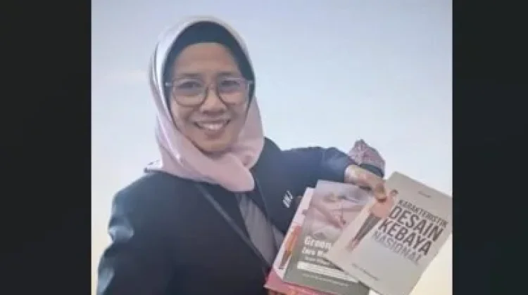 Prof. Dr. Wesnina: Menghidupkan Motif Tenun Siak dalam Fesyen Urban Generasi Muda