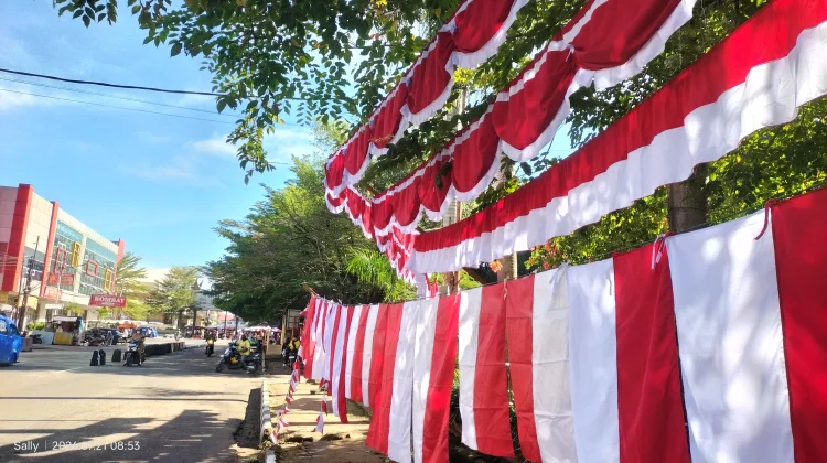 Pedagang Musiman "Bendera RI" Mulai Terlihat di Kota Padang