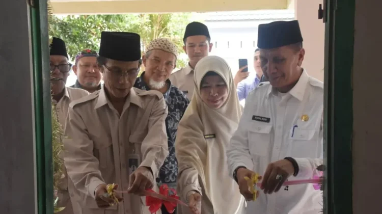 Agam Resmikan Kantor Pelayanan Haji dan Umrah untuk Warga
