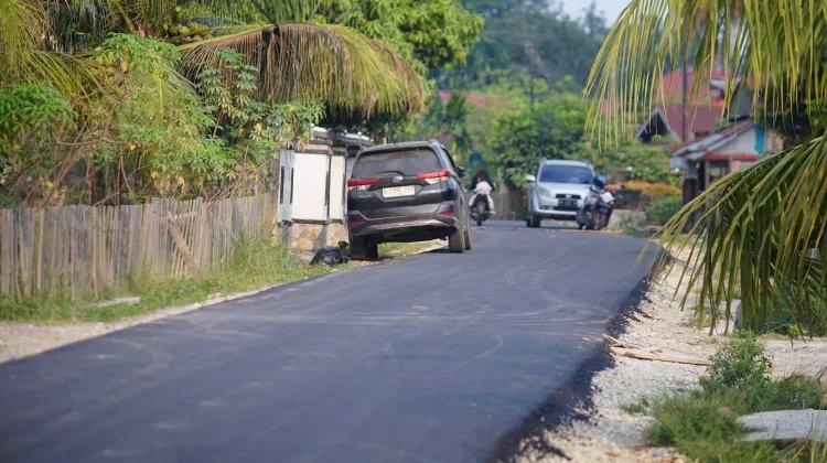 Pemkab Dharmasraya Percepat Perbaikan Jalan Kawasan Eks RSUD Sungai Dareh