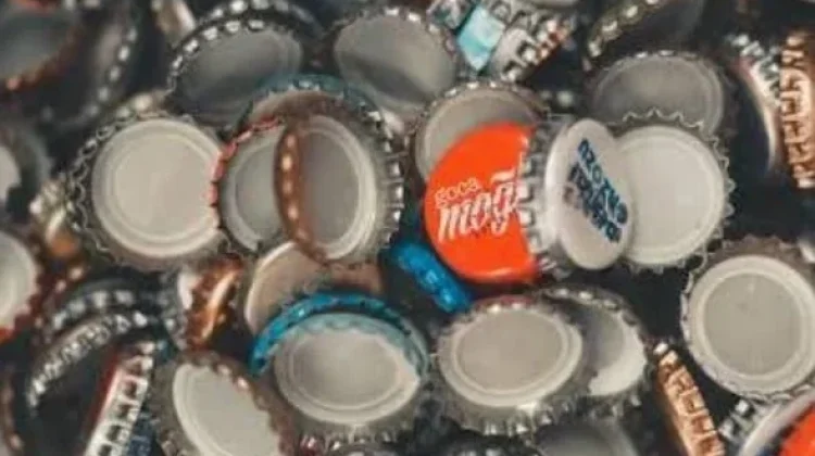 Pemanfaatan Tutup Botol Bekas Menghasilkan Berbagai Karya