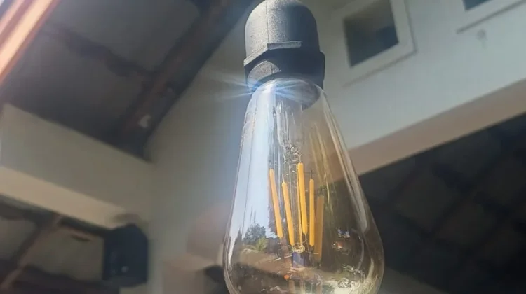 Bohlam LED Filamen Retro Percantik Kafe dengan Cahaya Hangat