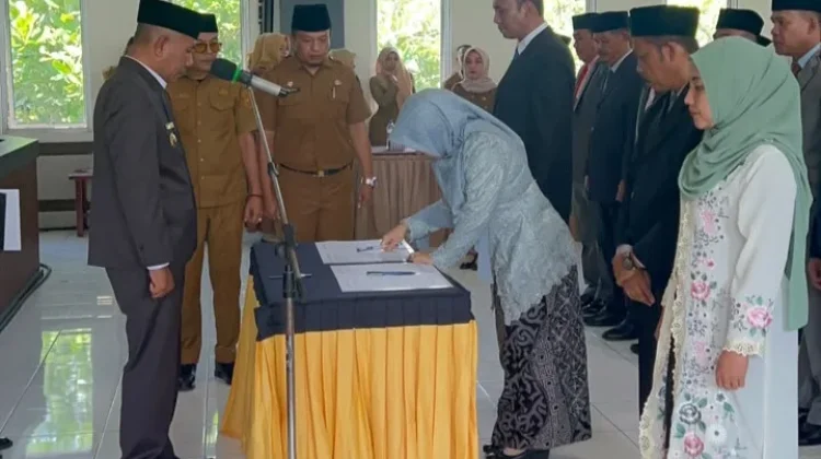 Lantik 134 Pejabat, Bupati Lima Puluh Kota Tekankan Integritas dan Kinerja Prima
