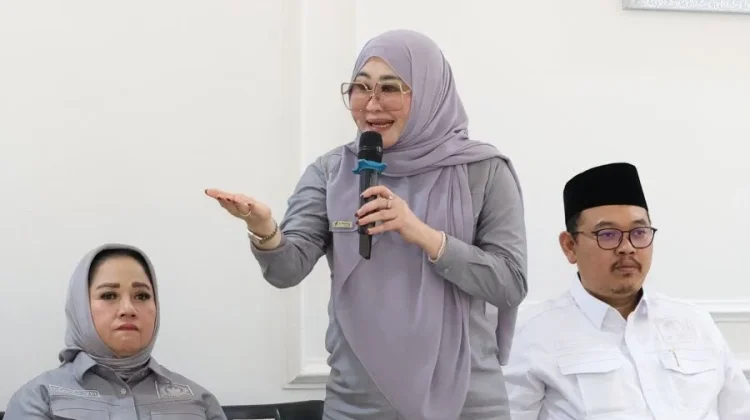 Lisda Dorong Penambahan Penerima Program Indonesia Pintar (PIP) di Pesisir Selatan