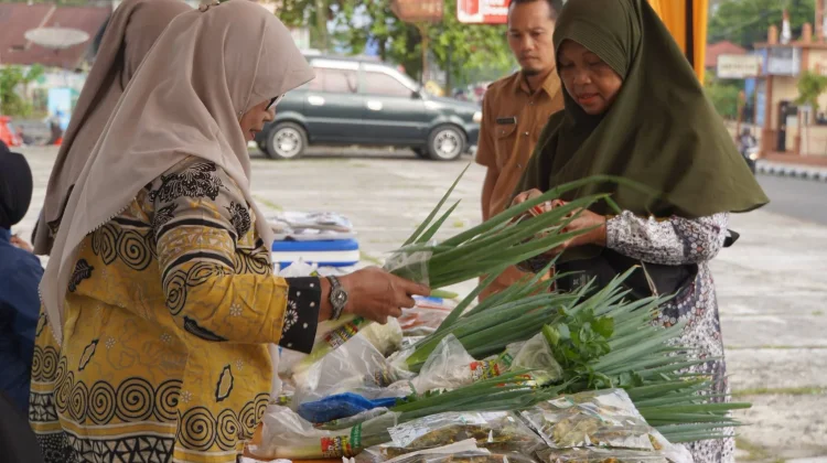 Gerakan Pangan Murah Bantu Warga Padang Panjang