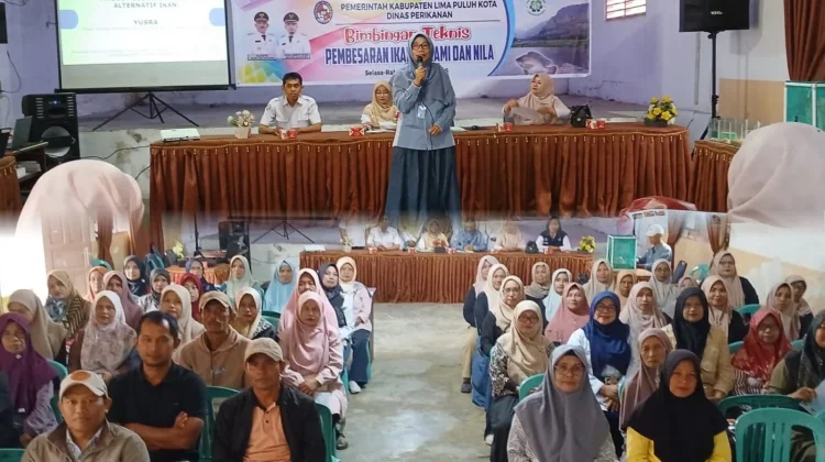 Dosen Bung Hatta Kenalkan Maggot sebagai Pakan Alternatif Ikan