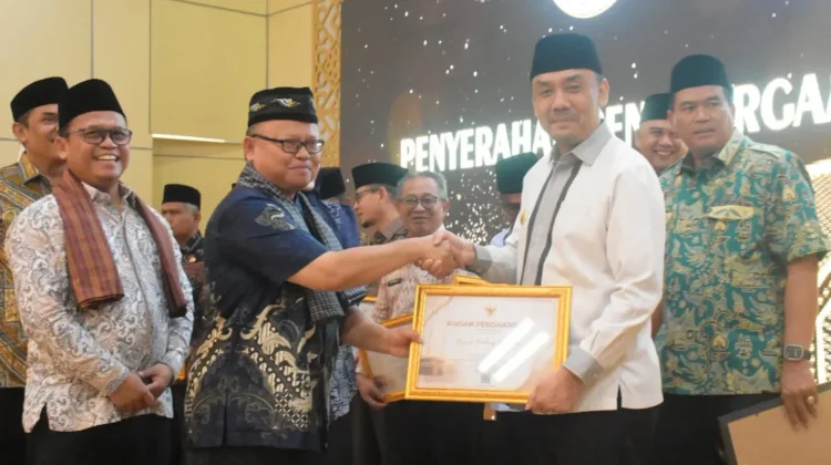 Agam Terima Penghargaan Kementerian Haji dan Umrah Republik Indonesia