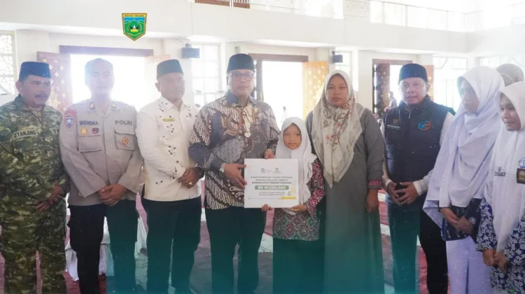 Sebanyak 234 Mustahik Terima Zakat Program Padang Panjang Cerdas