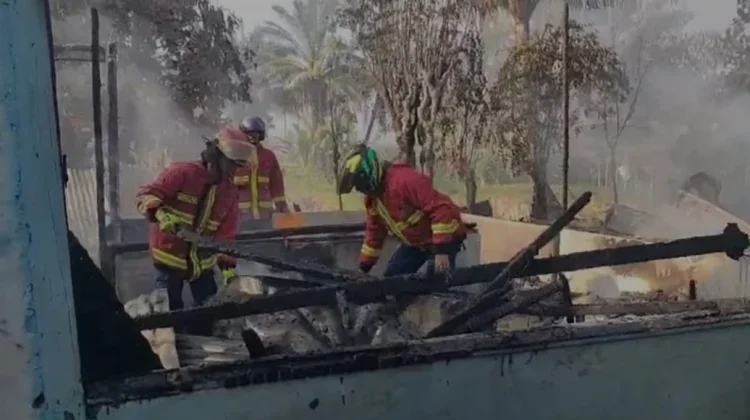 Tiga Rumah Terbakar saat Penghuni Mengantar Jenazah Orang Tua