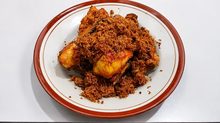 Ayam Bumbu, Sajian Tradisional dengan Cita Rasa Gurih dan Renyah
