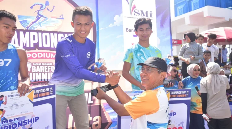 Olahraga Berlari tanpa Alas Kaki di Padang Pariaman Sukes
