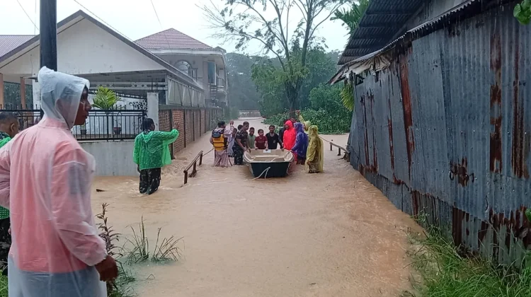 Padang Terdampak Banjir, Wako Padang Minta Rehabilitasi Pascabencana Dipercepat