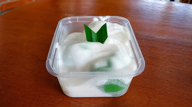 Putri Mandi, Kelezatan Kue Tradisional yang Tak Lekang oleh Waktu