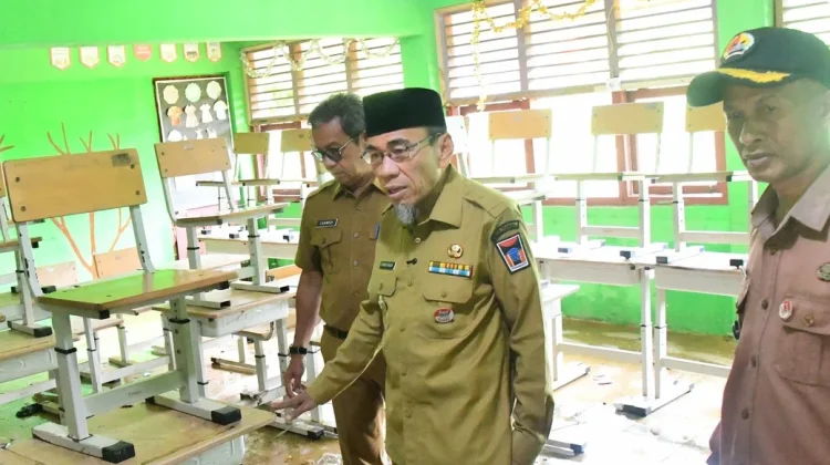 Pemko Padang Targetkan Sekolah Terdampak Banjir Kembali Beroperasi