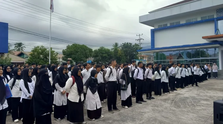 BPS: Penduduk Usia Kerja Sumbar Naik, Angkatan Kerja Turun