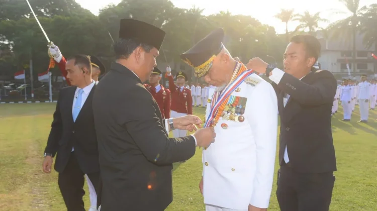 Gubernur Mahyeldi Raih Penghargaan Kartika Pamong Praja Madya dari IPDN