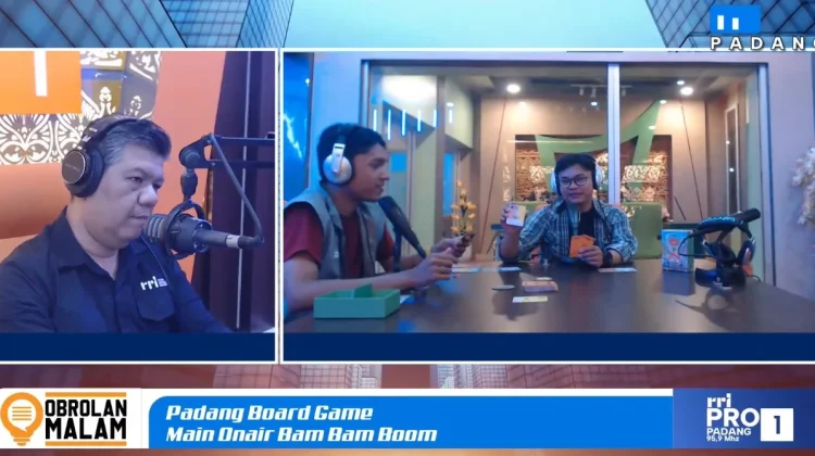 Keseruan Komunitas Padang Board Game saat Mengulas Bam Bam Boom