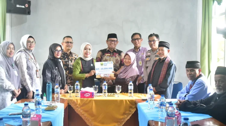 TP-PKK Padang Pariaman Salurkan Bantuan bagi Korban Kebakaran Pasar Kayu Tanam