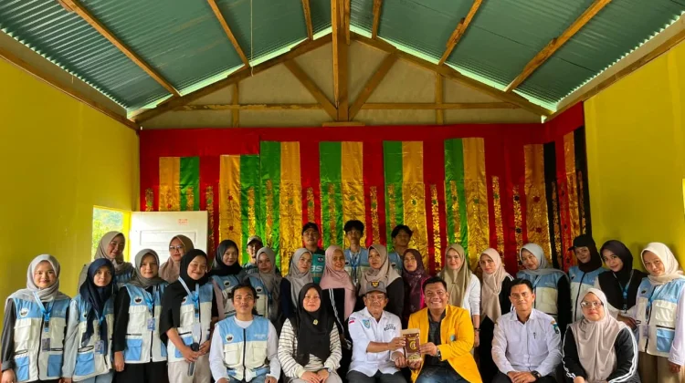 Mahasiswa KKN UNP Kembangkan Kopi Robusta Jadi Produk Unggulan Desa