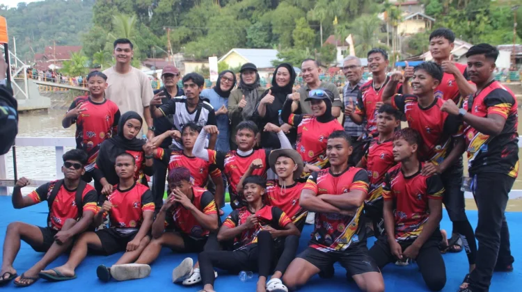 PDP Faliha Junior Juara Perdana Kategori U-18 Selaju Sampan HJK Padang