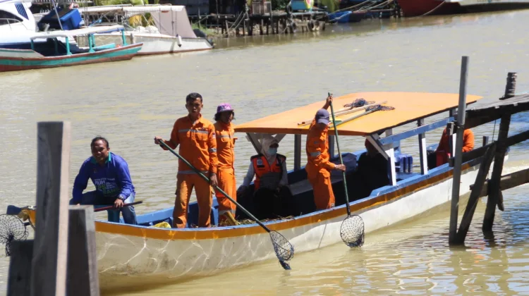 Pasukan Oranye Dikerahkan Bersihkan Kawasan Selaju Sampan