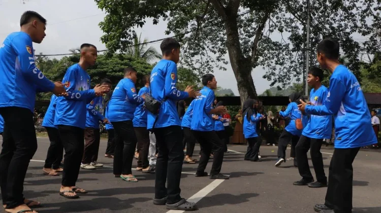 Wali Kota Sawahlunto Lepas Kontingen Pramuka menuju Buperta Cibubur Jakarta