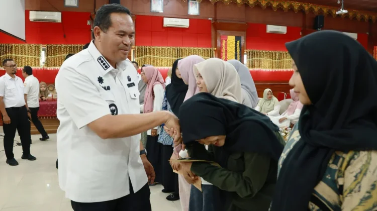 Wali Kota Pariaman Lepas Mahasiswa Program Saga Saja Plus