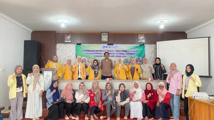 UNP Bekali Warga Literasi Kosmetik dan Teh Herbal Rimpang