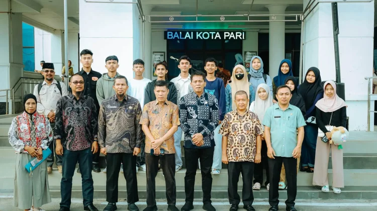 Sebanyak 14 Orang Mahasiswa Saga Saja Plus Bertolak ke Pulau Jawa
