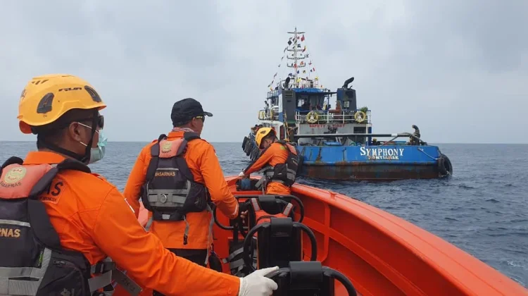 Kapal TB Simponi Terbakar di Perairan Padang, Satu Orang Tewas