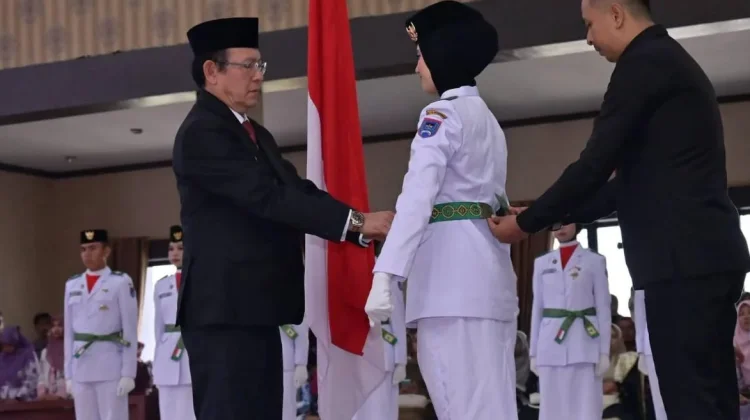 Wali Kota Zulmaeta Kukuhkan Paskibraka Payakumbuh pada HUT RI ke-81