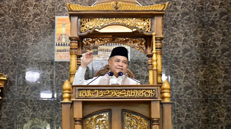 Bupati Agam Sampaikan Makna Kemerdekaan dalam Khutbah Jumat