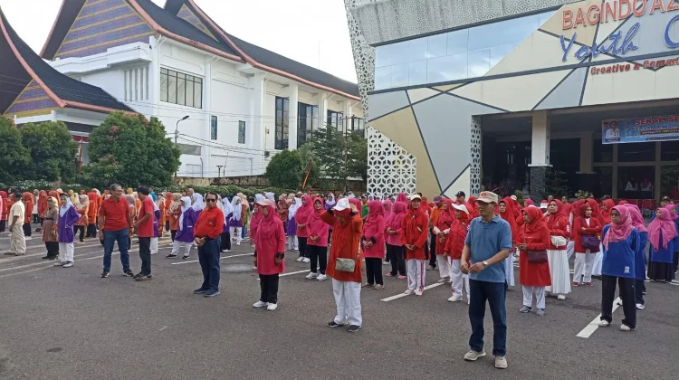 Meriahkan HUT ke-64 PWRI, Ratusan Pensiunan di Padang Ikuti Senam Sehat