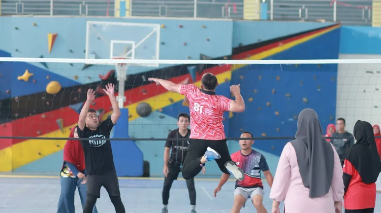 Olahraga Bersama Perkuat Kekompakan Pegawai Pemko Solok